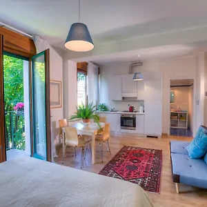 Rita's Garden Bed & Breakfast